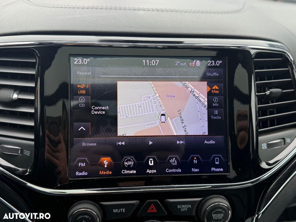 Jeep Grand Cherokee - 17