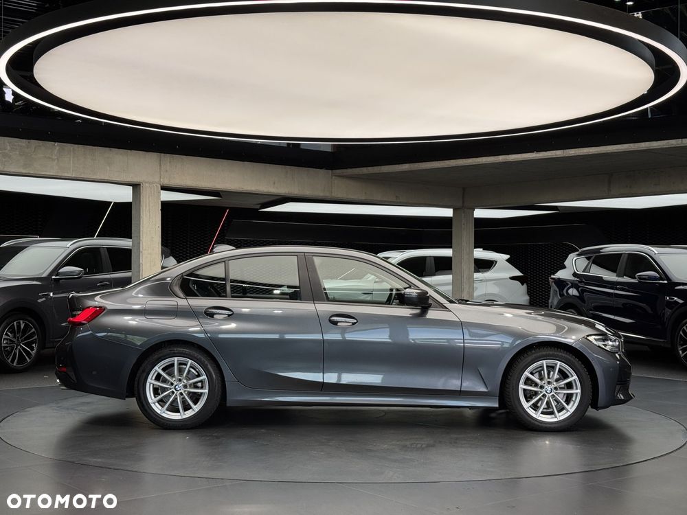 BMW Seria 3 318i - 7