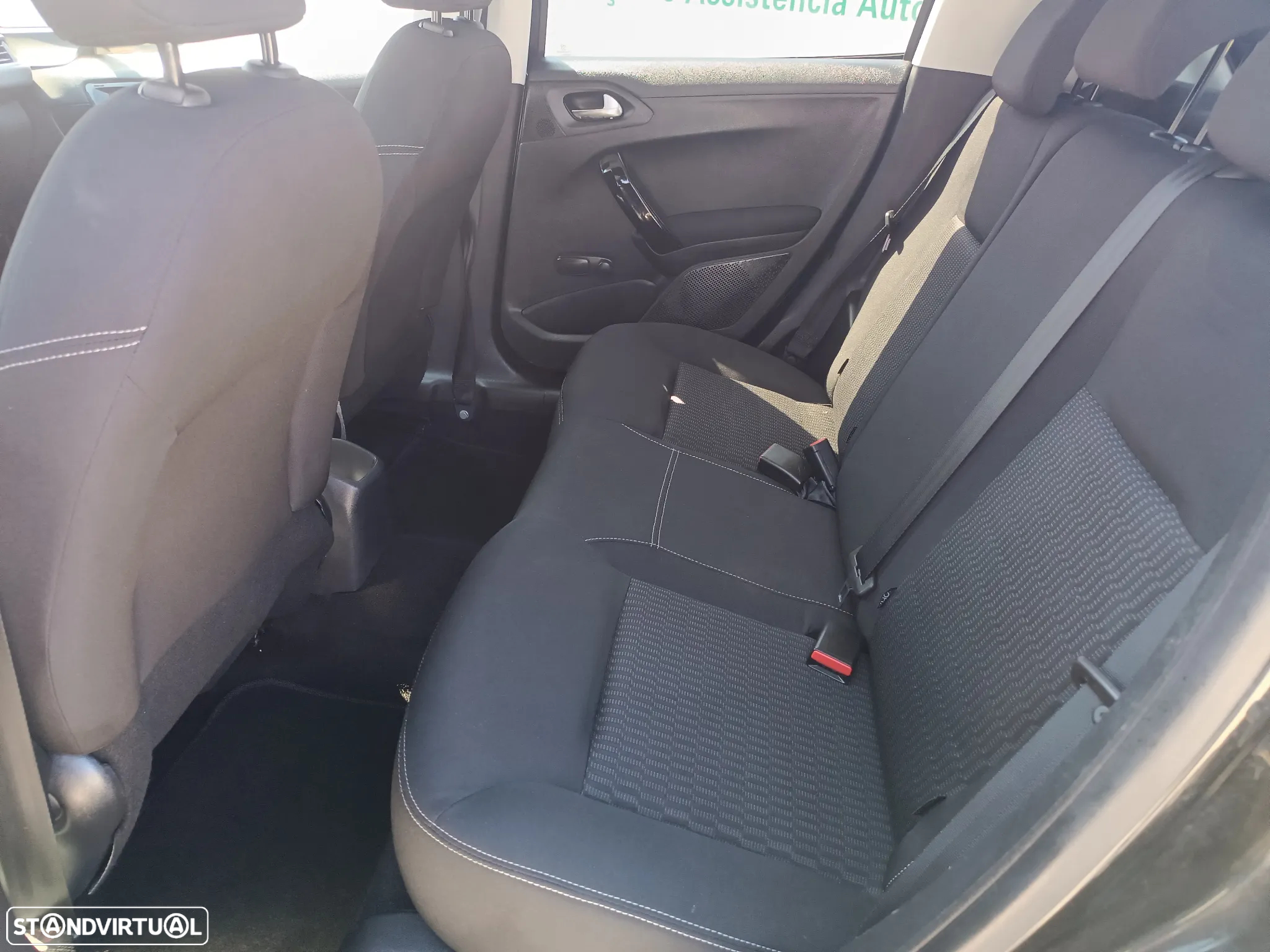 Peugeot 208 1.2 PureTech Style - 17