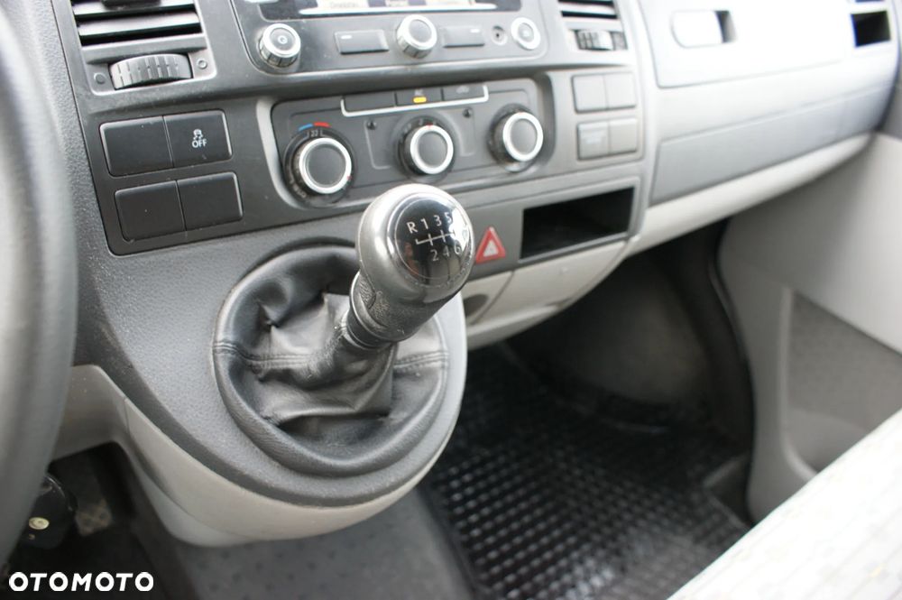 Volkswagen TRANSPORTER T5 - 13