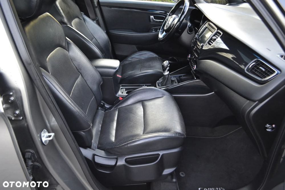 Kia Carens 1.7 CRDi Business Line 7os - 25