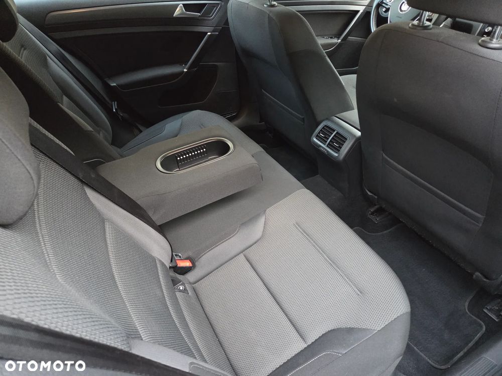 Volkswagen Golf Variant - 25