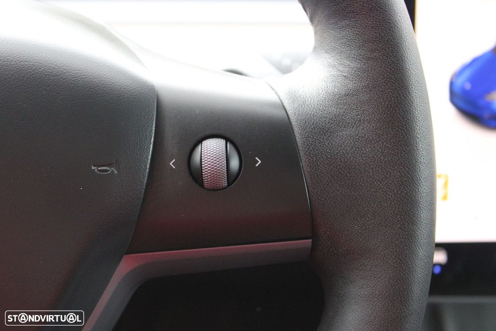 Tesla Model Y Long Range Dual Motor AWD - 26