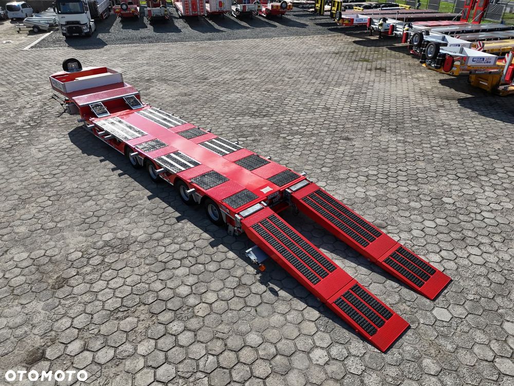 Inny 4 OSIOWA NISKOPODWOZIOWA z zagłębieniami na koła, rozciągana 5.000mm, długie najazdy 70T DMC - 21