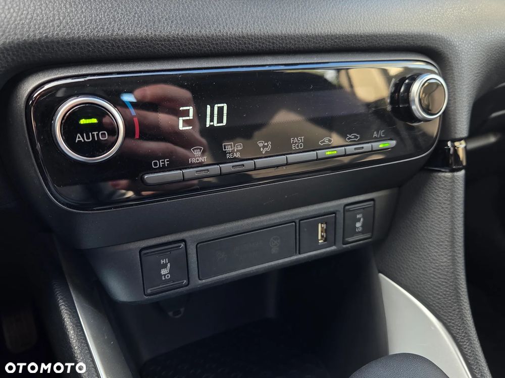 Mazda 2 Hybrid 1.5 VVT-i 116 CVT PURE - 32