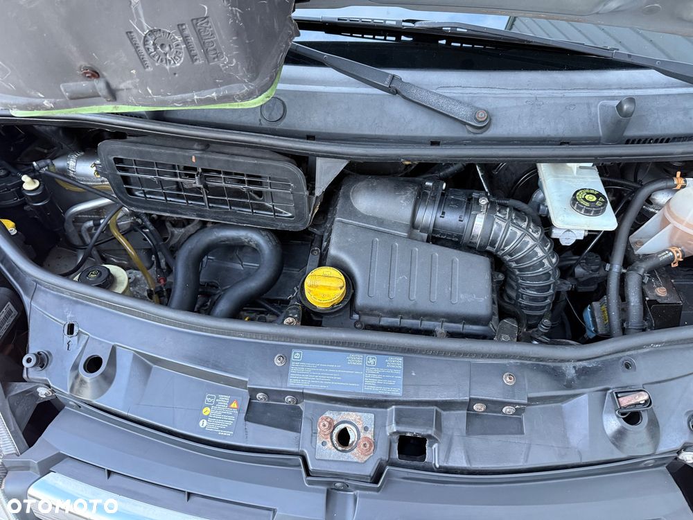 Opel Vivaro - 26