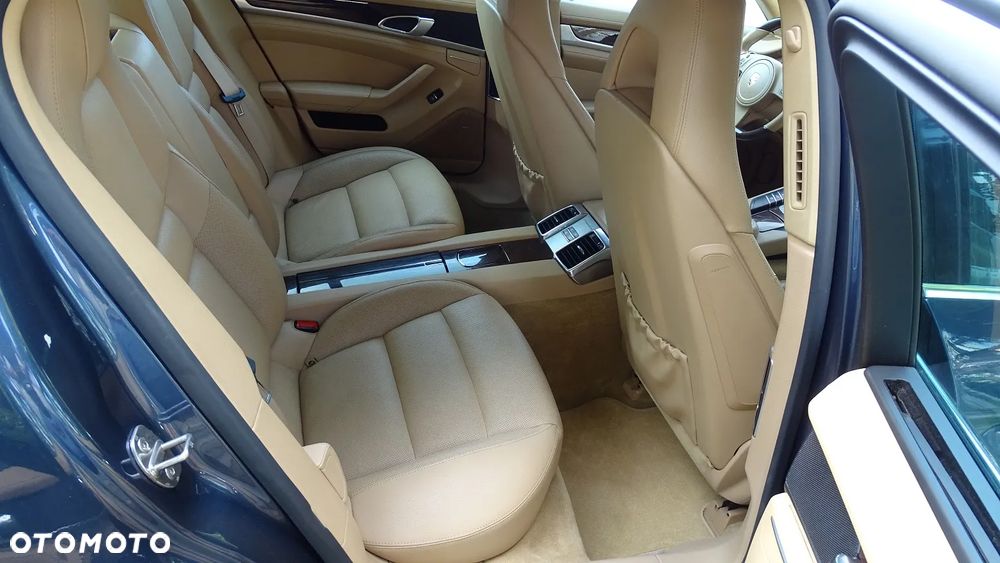 Porsche Panamera 4S - 14