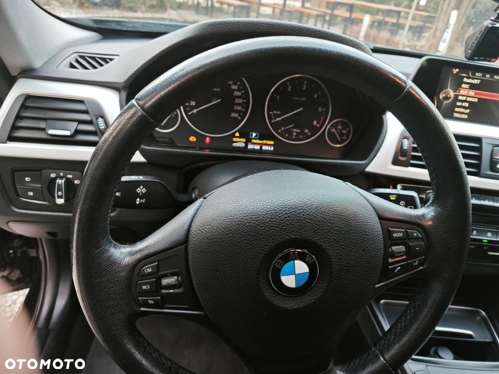 BMW Seria 3 316d Touring - 17