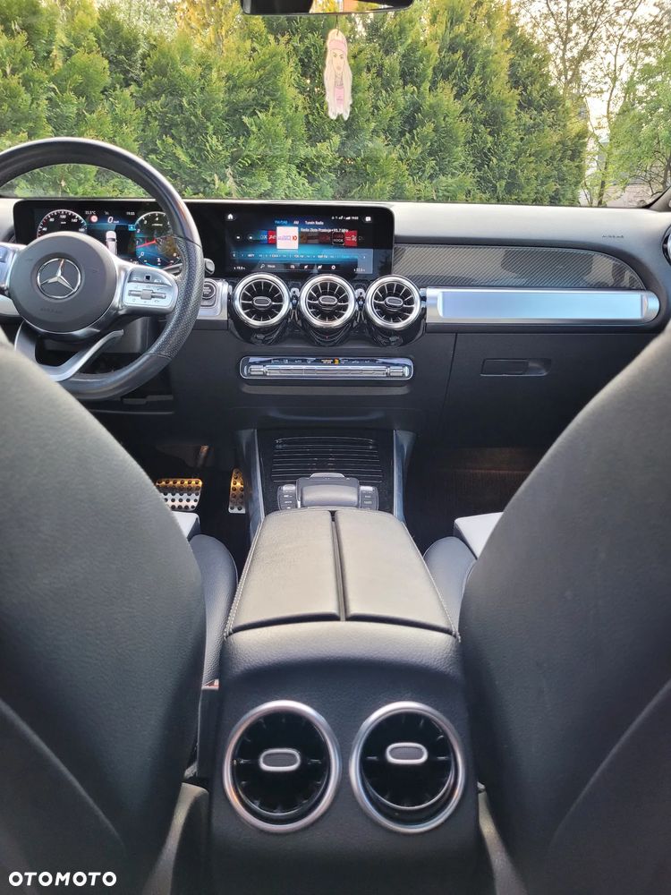 Mercedes-Benz GLB 250 4-Matic AMG Line 8G-DCT - 24