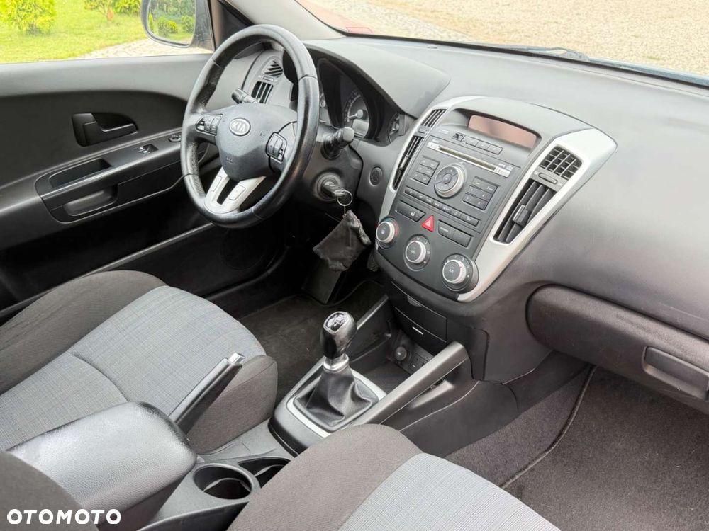 Kia Ceed - 3