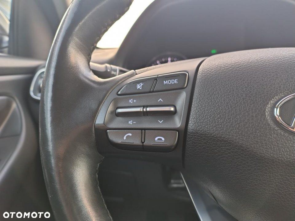 Hyundai i30 1.5 DPI Classic + - 21