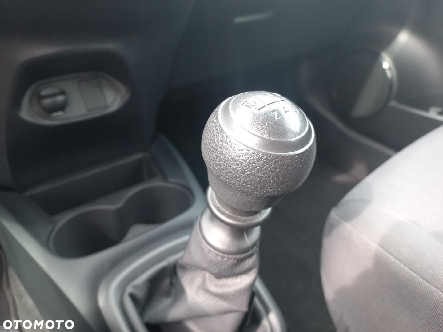 Toyota Yaris - 23