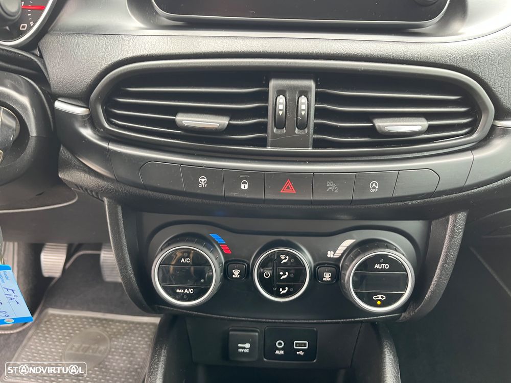 Fiat Tipo Station Wagon 1.6 M-Jet Lounge - 30