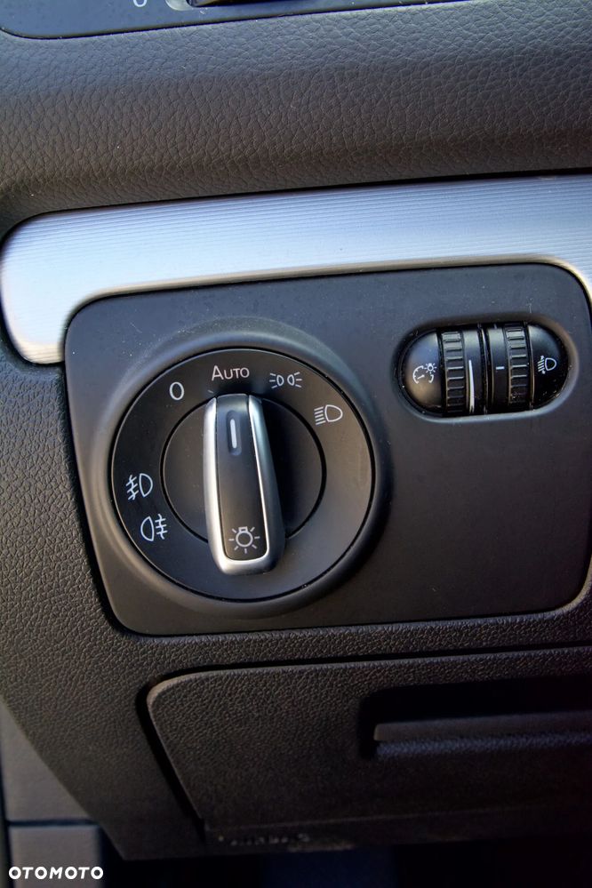 Volkswagen Golf - 10