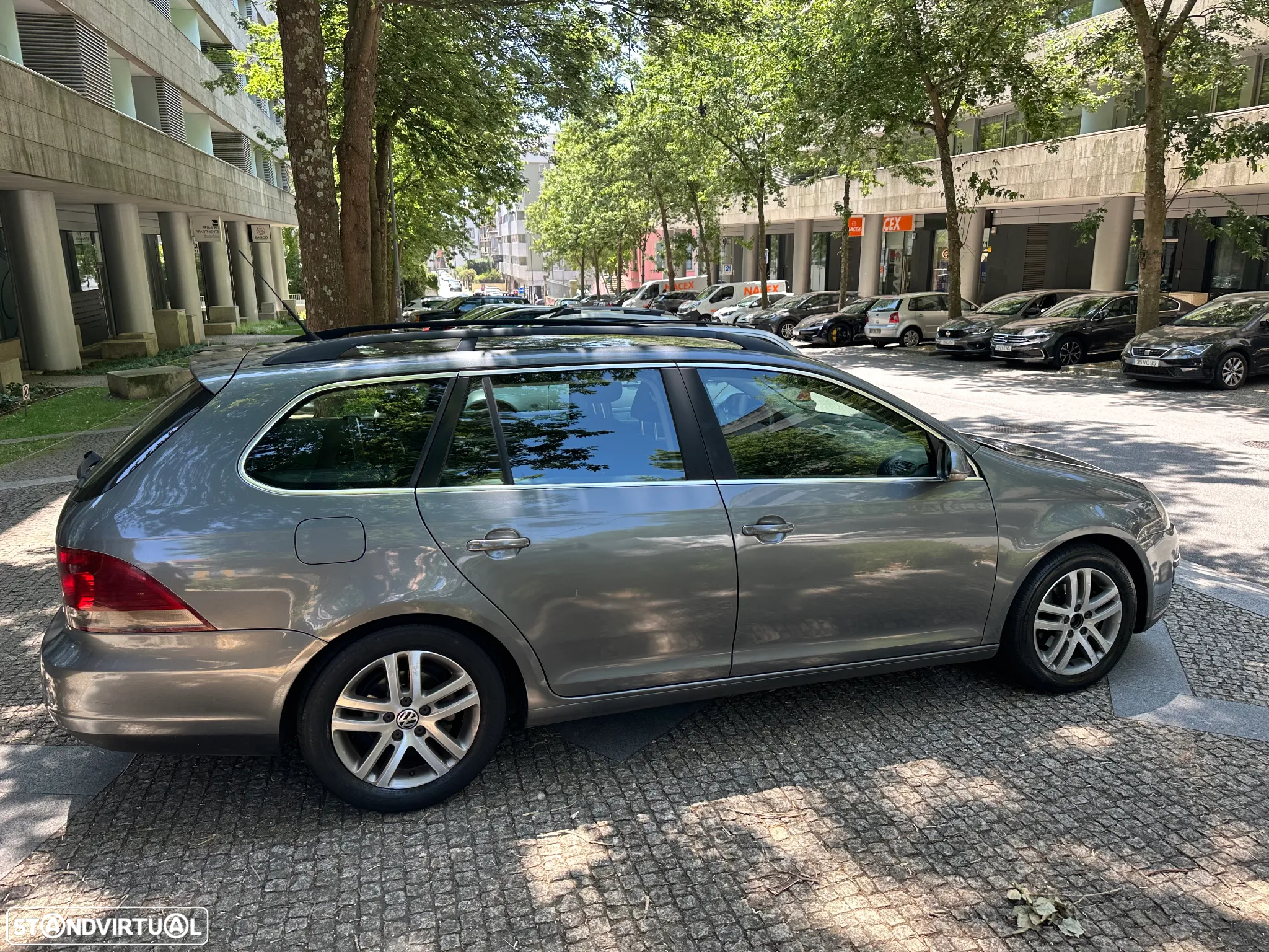 VW Golf Variant 2.0 TDi Confortline - 7