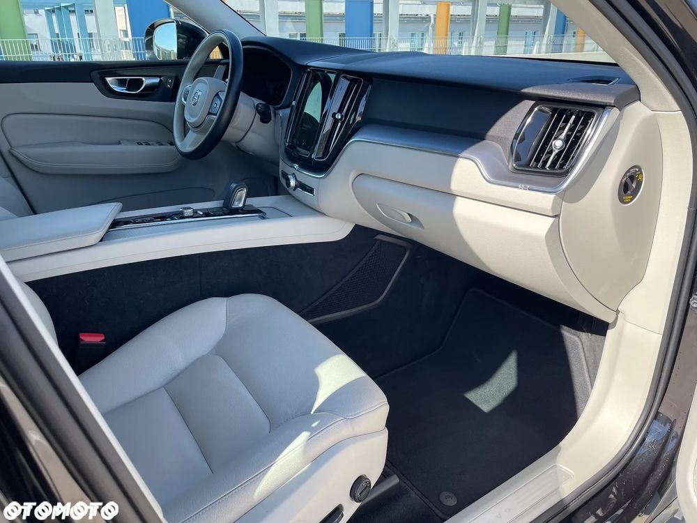 Volvo XC 60 B5 D AWD Inscription - 20