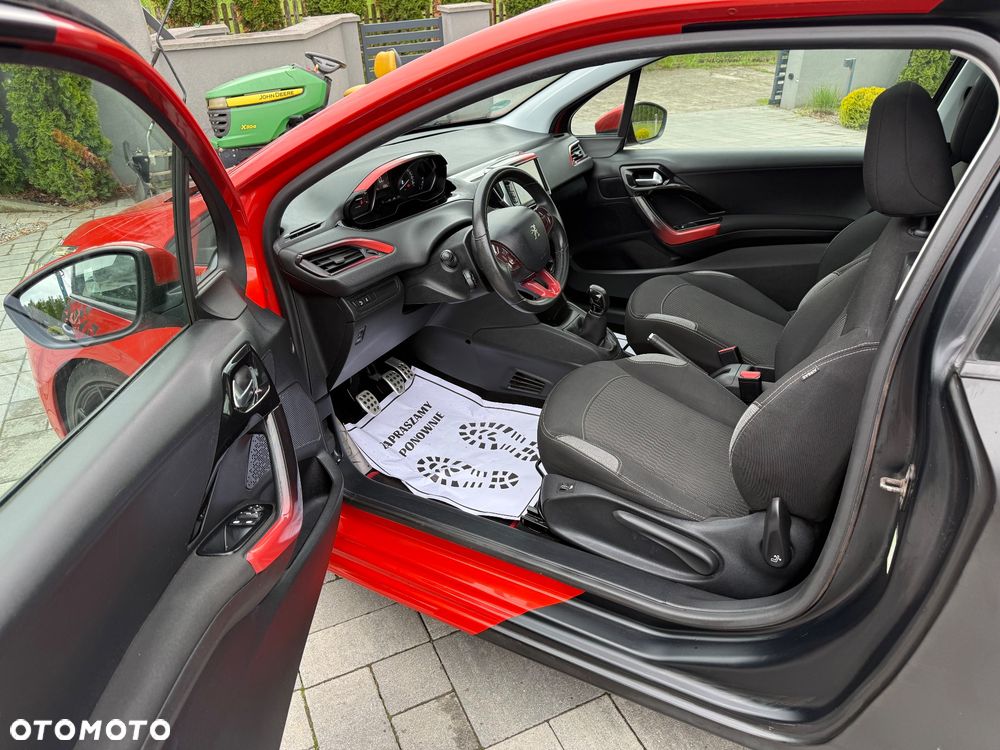 Peugeot 208 - 22