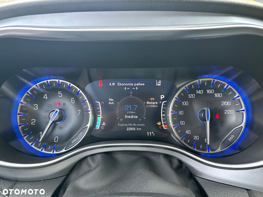 Chrysler Pacifica - 12