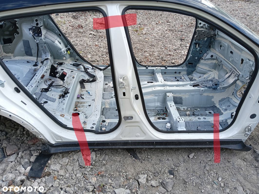 PRÓG PRAWY SŁUPEK ŚRODKOWY TOYOTA C-HR (2016-) KOLOR 2NA - 1