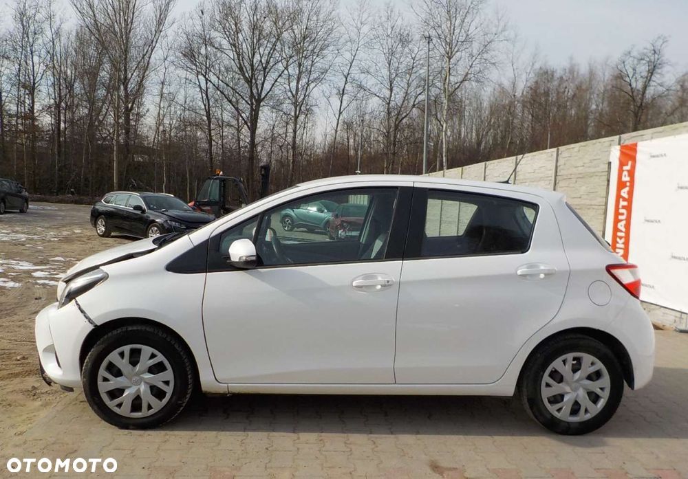 Toyota Yaris - 12