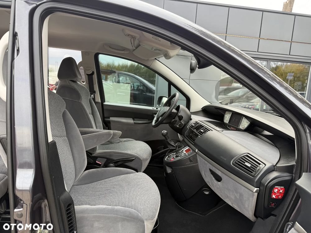 Peugeot 807 2.0 SR - 29