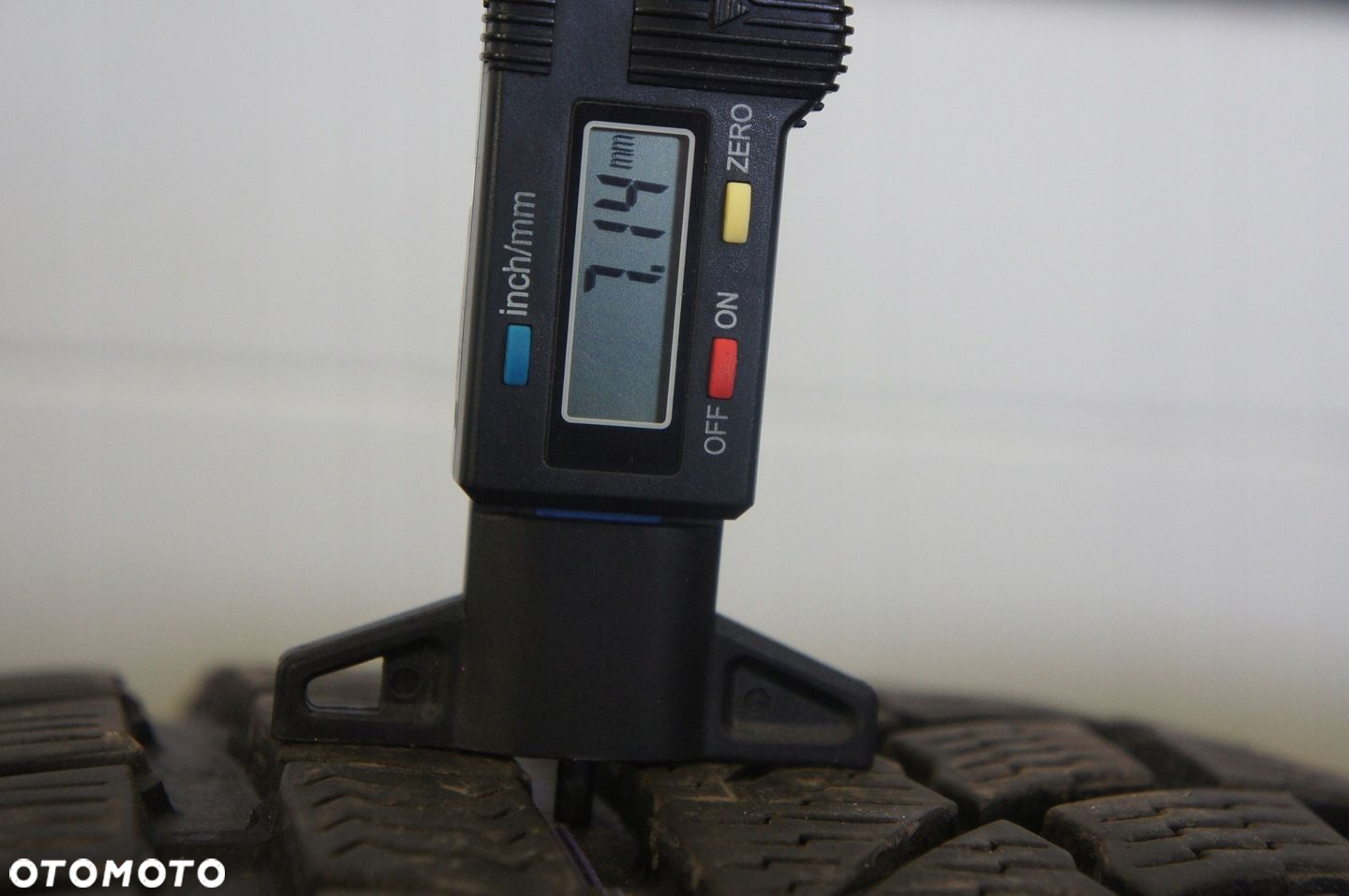 NR 513 Opony Zima 245/45/19 Nokian ok.7,5mm - 8