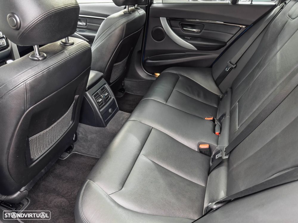 BMW 320 d Pack M Auto - 8