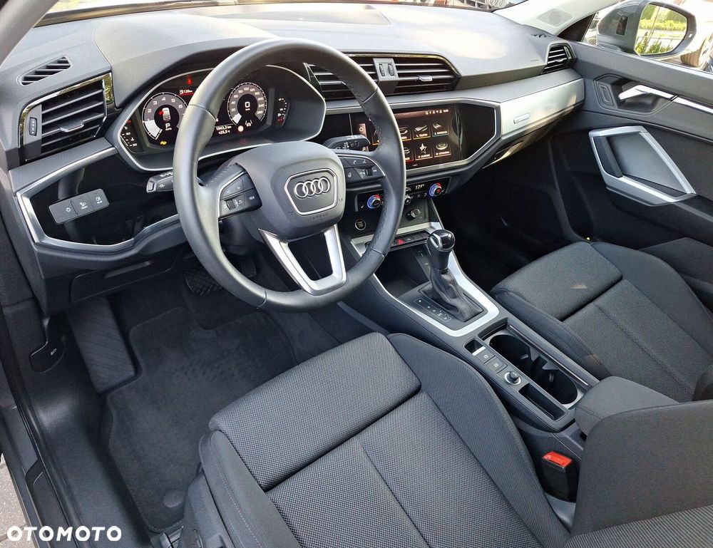 Audi Q3 Sportback - 11
