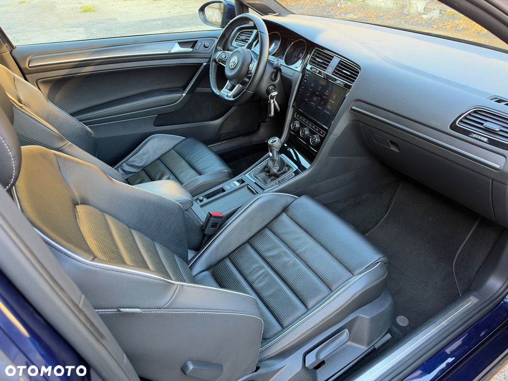 Volkswagen Golf - 8