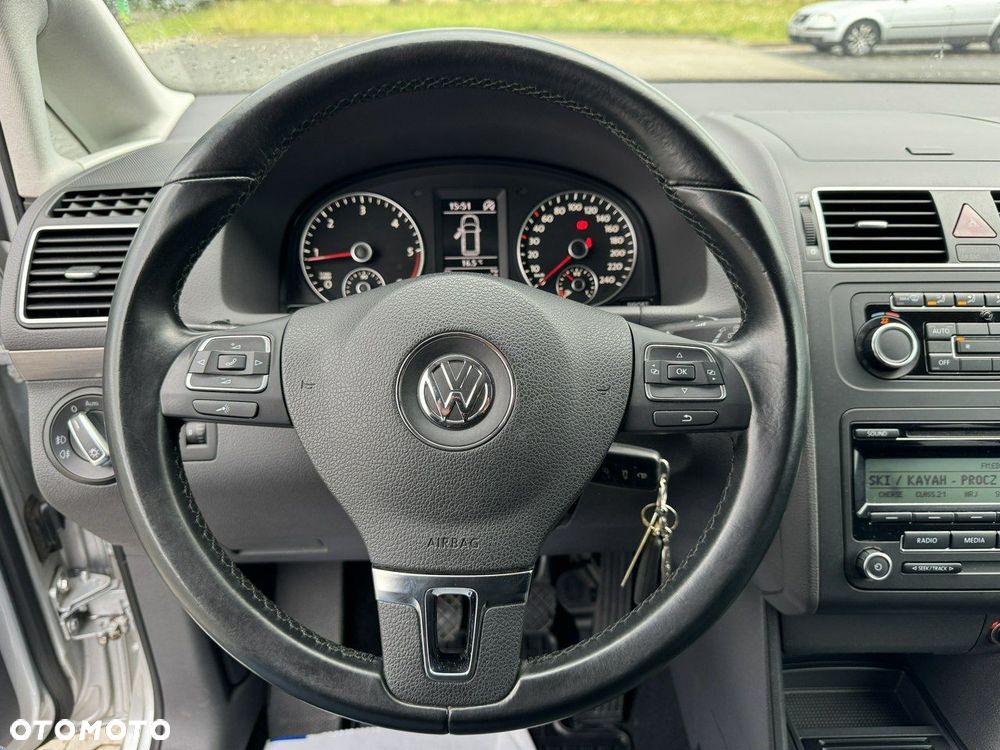 Volkswagen Touran - 23