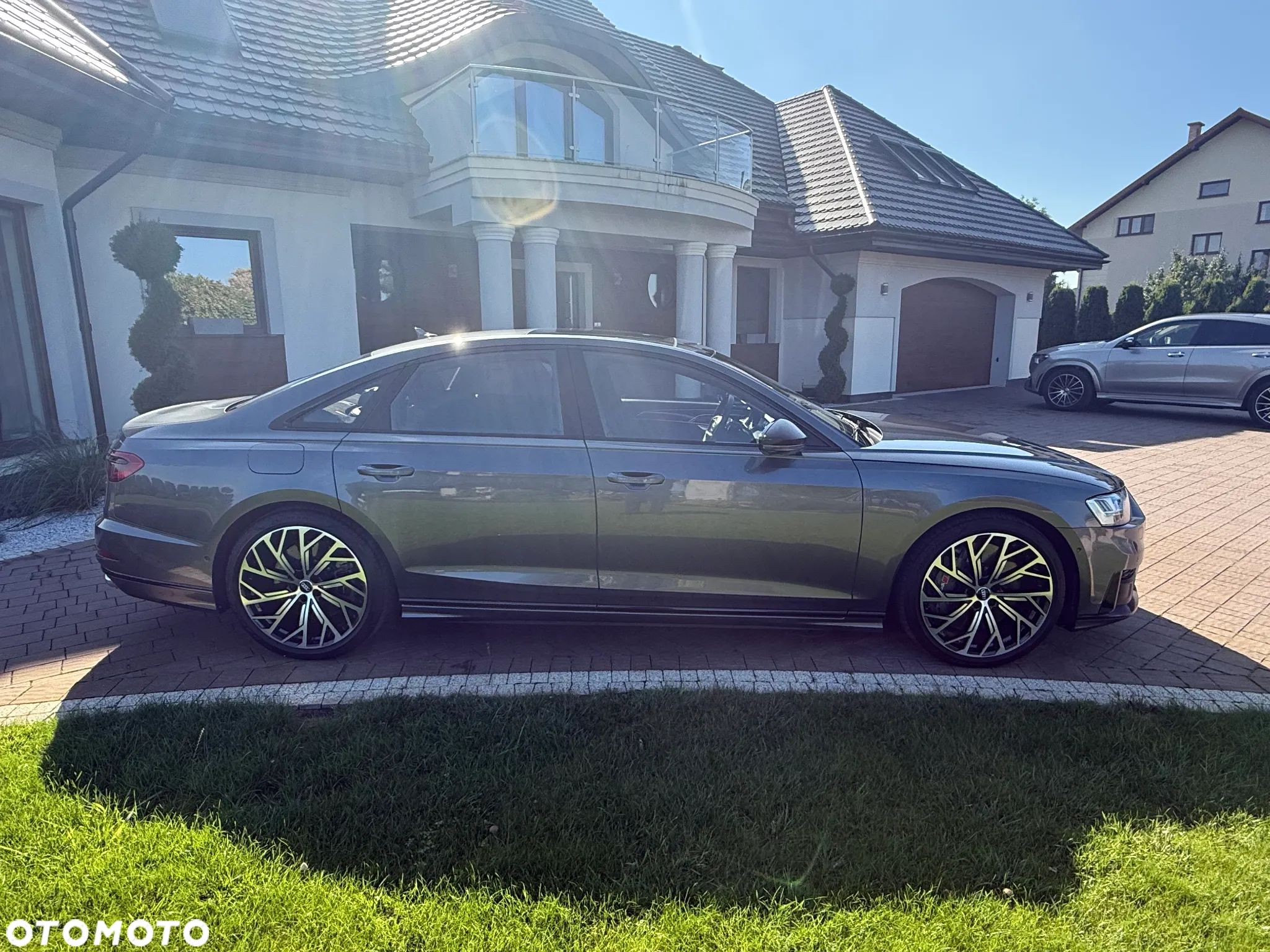 Audi A8 - 1