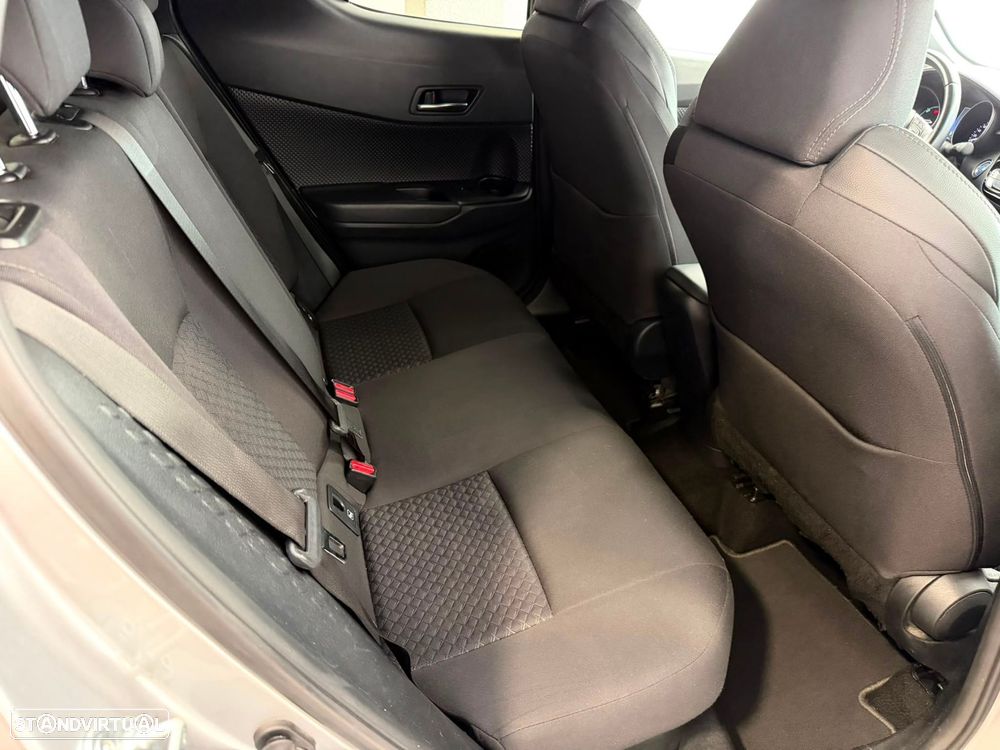 Toyota C-HR 1.8 Hybrid Square Collection - 23