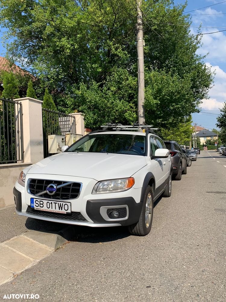 Volvo XC 70 D5 AWD Geartronic Momentum - 1