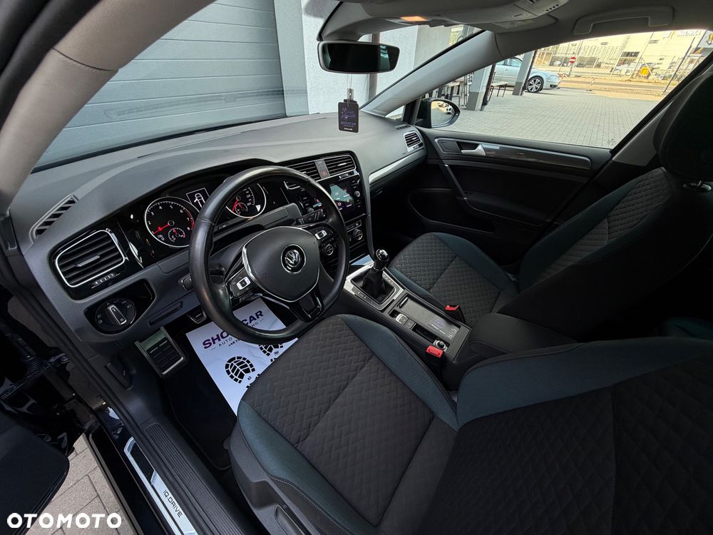 Volkswagen Golf 1.0 TSI IQ Drive - 9