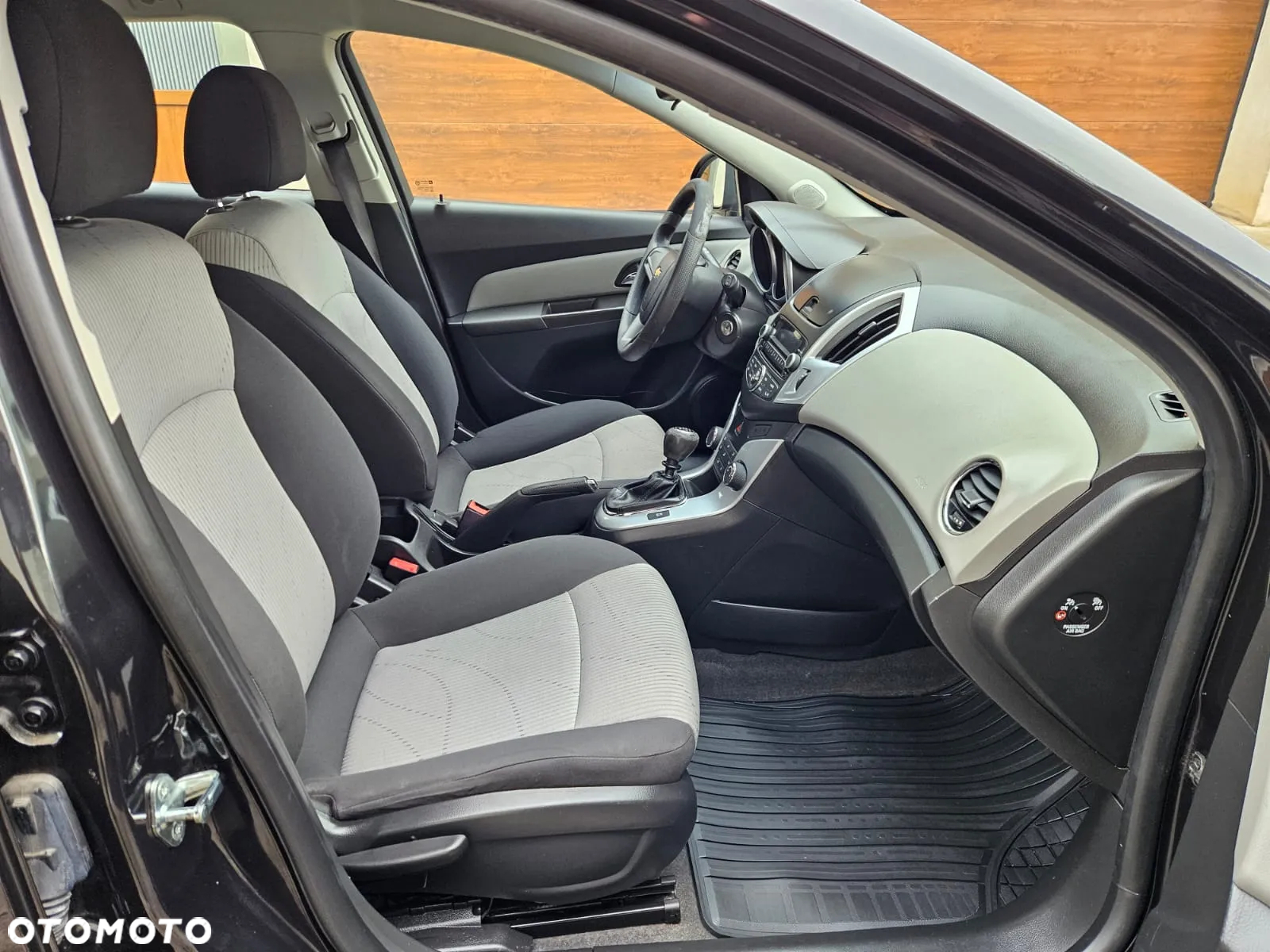 Chevrolet Cruze 1.6 LS+ - 14