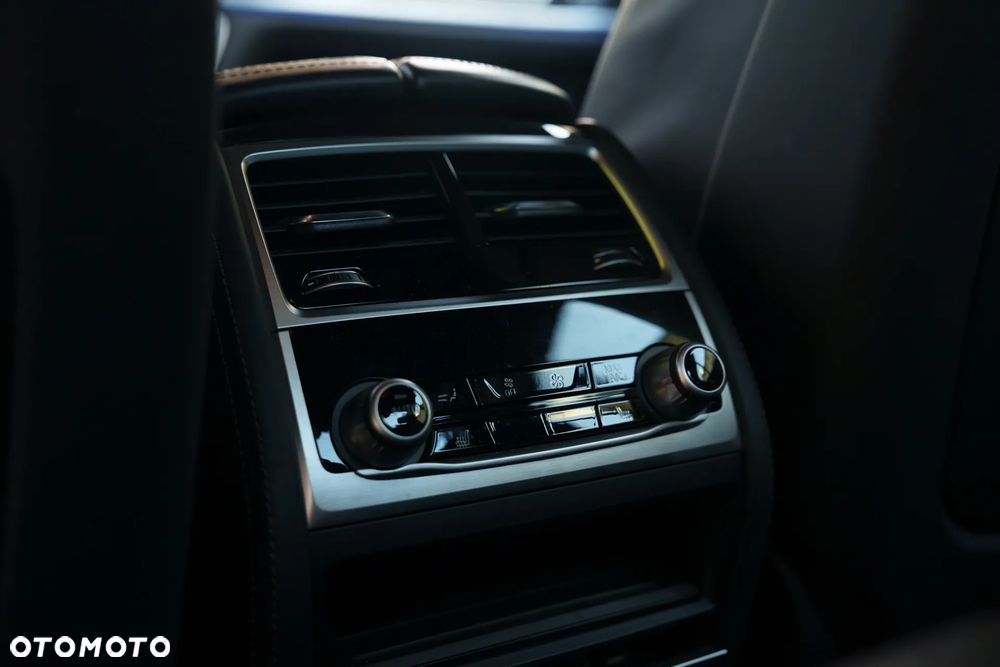 BMW Seria 7 730d mHEV - 23