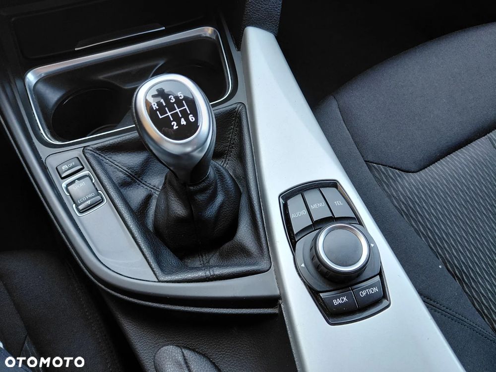 BMW Seria 3 320i Sport Line - 20