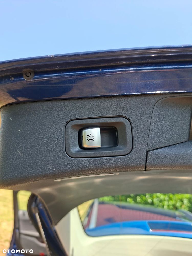Mercedes-Benz Klasa C 300 de 9G-TRONIC - 11