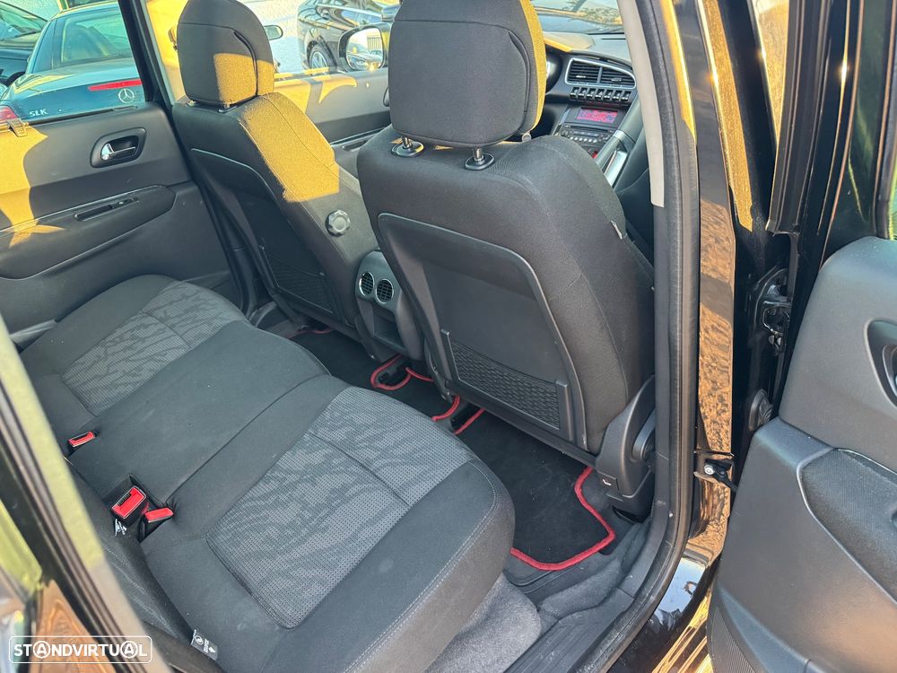 Peugeot 3008 1.6 HDi Executive - 10