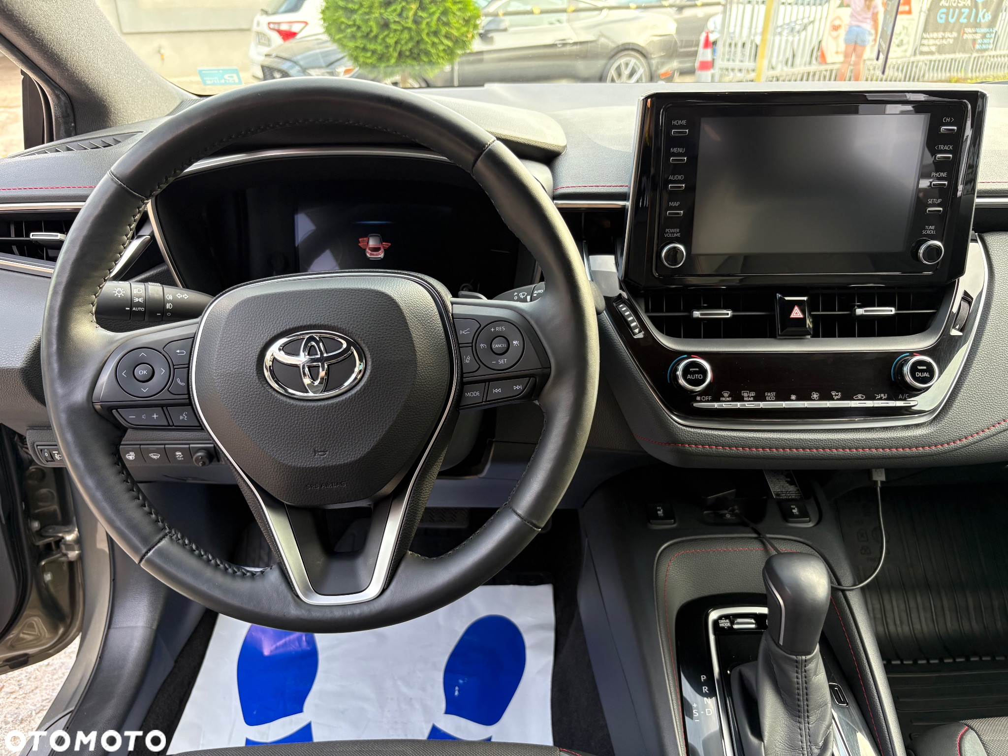 Toyota Corolla 2.0 Hybrid Executive - 13