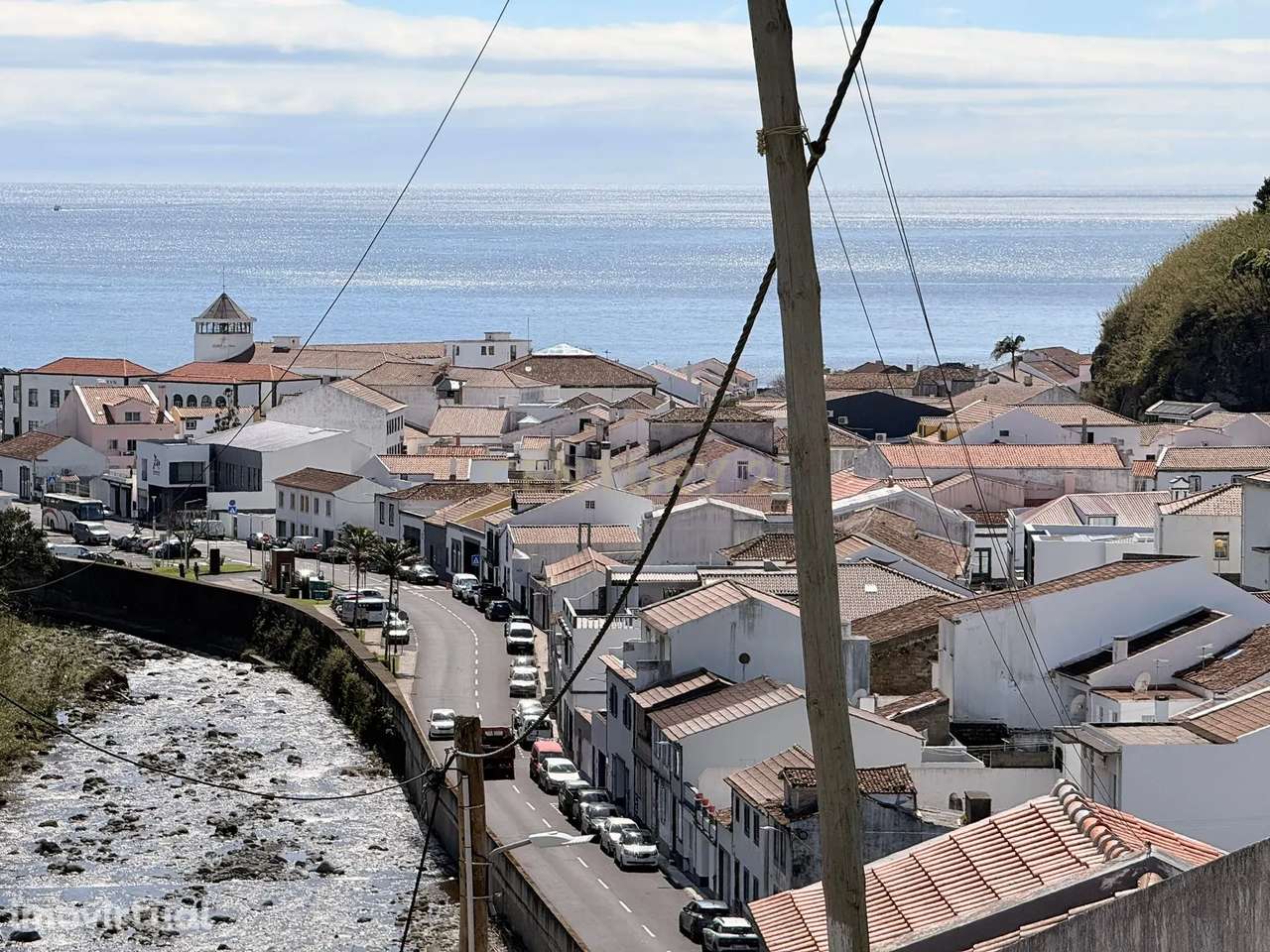 Moradia Única na Vila da Povoação – Um Verdadeiro Miradouro! - Grande imagem: 2/28