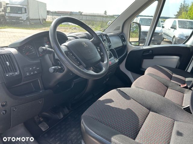 Peugeot Boxer 7 osób - 9