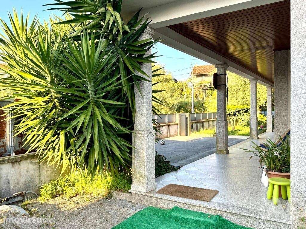 Casa / Villa T4 em Navió e Vitorino dos Piães de 285,00 m2 - Grande imagem: 2/14