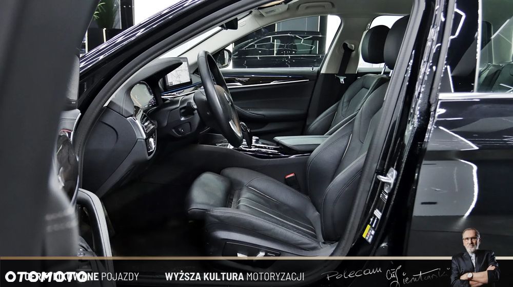 BMW Seria 5 530e xDrive PHEV - 14