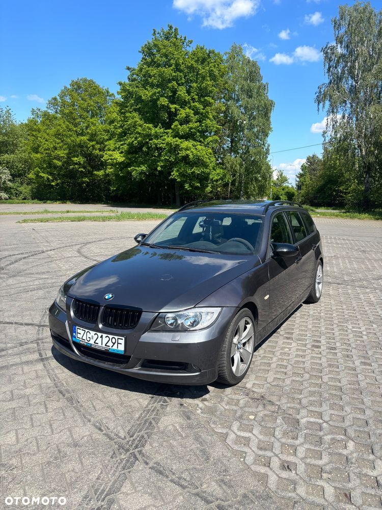 BMW Seria 3 320i - 1