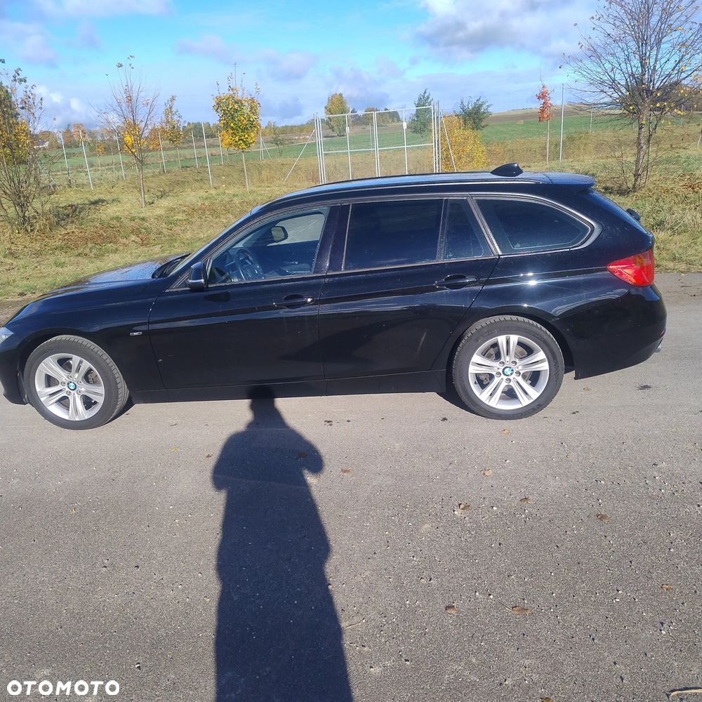 BMW Seria 3 318d DPF Touring Edition Sport - 3