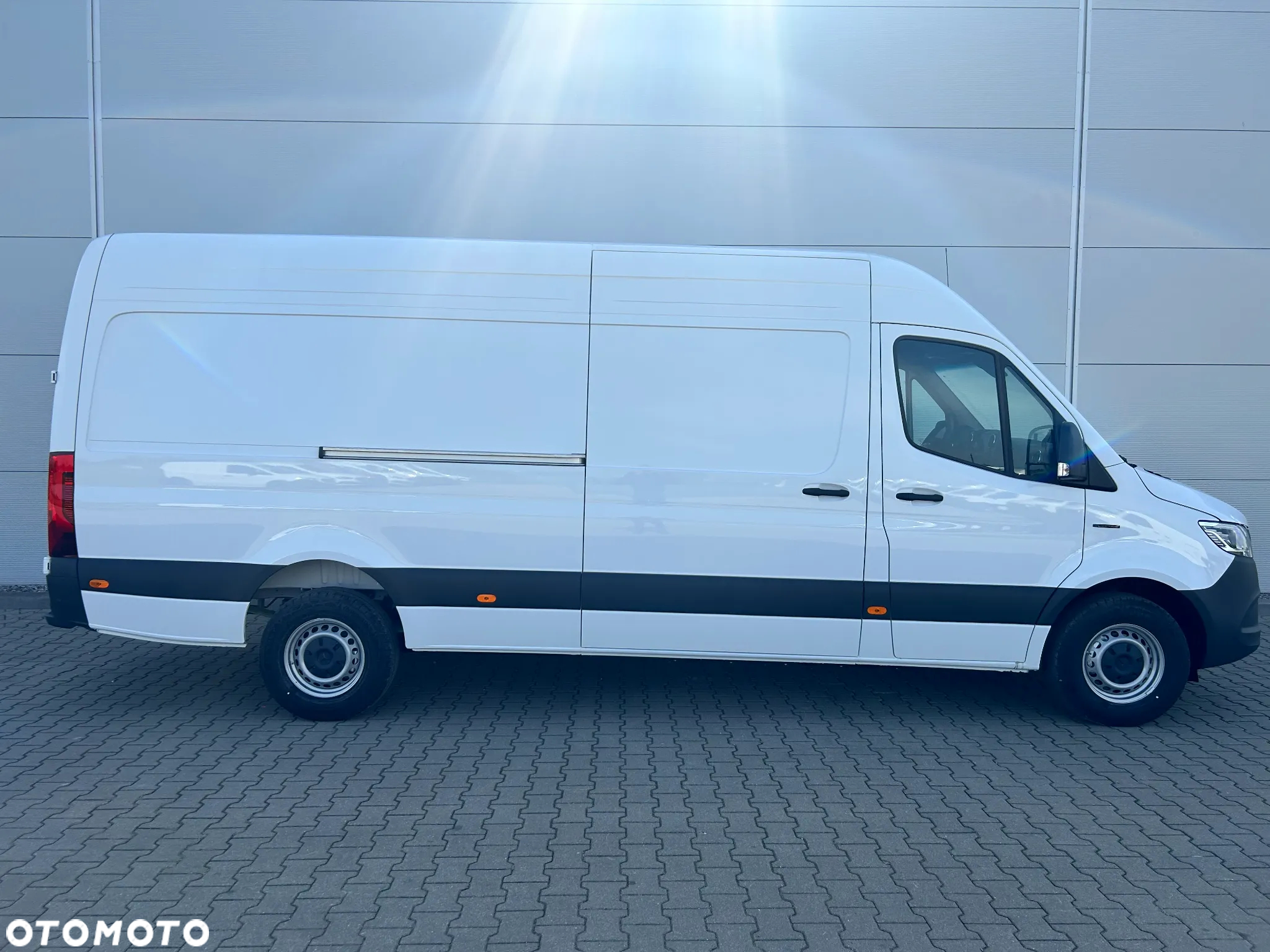 Mercedes-Benz 314e Furgon długi - 6