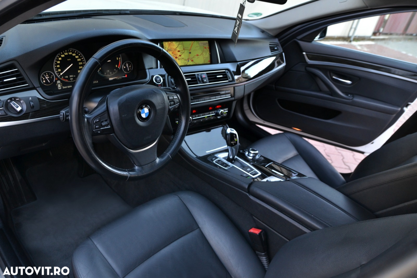 BMW Seria 5 520d AT - 14