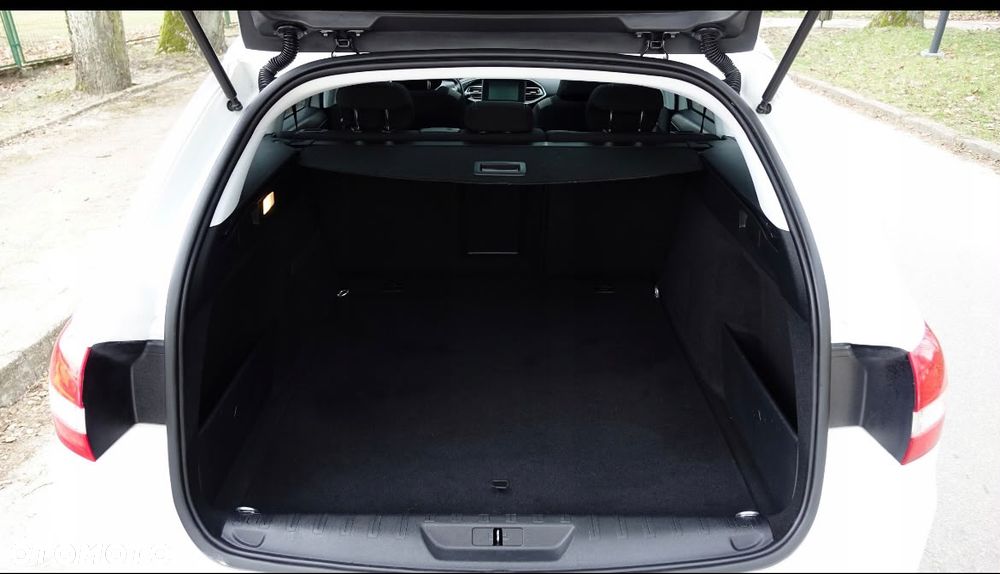 Peugeot 308 1.2 PureTech Allure S&S - 12