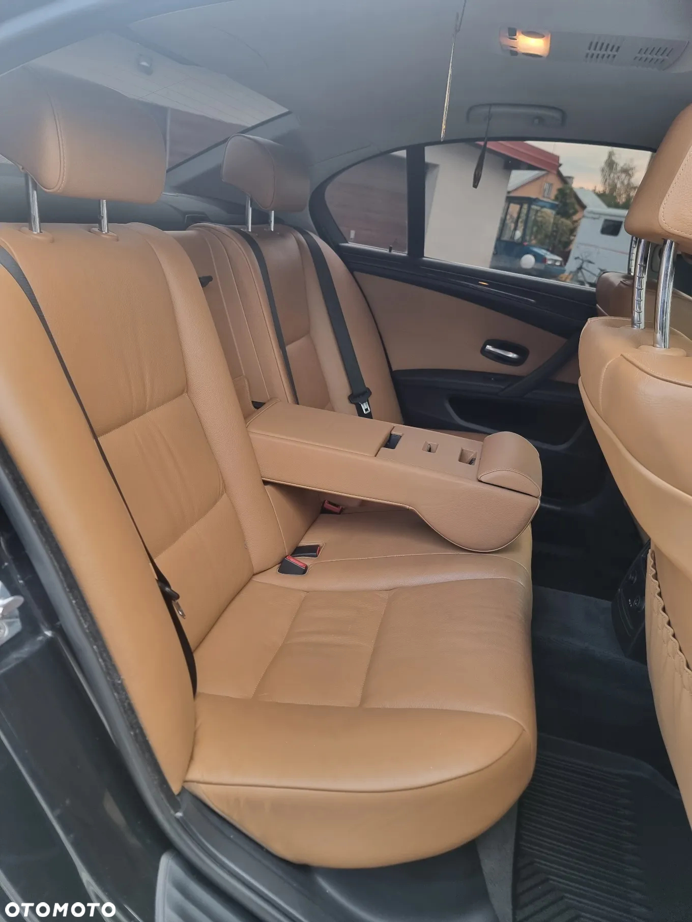BMW Seria 5 520i - 27